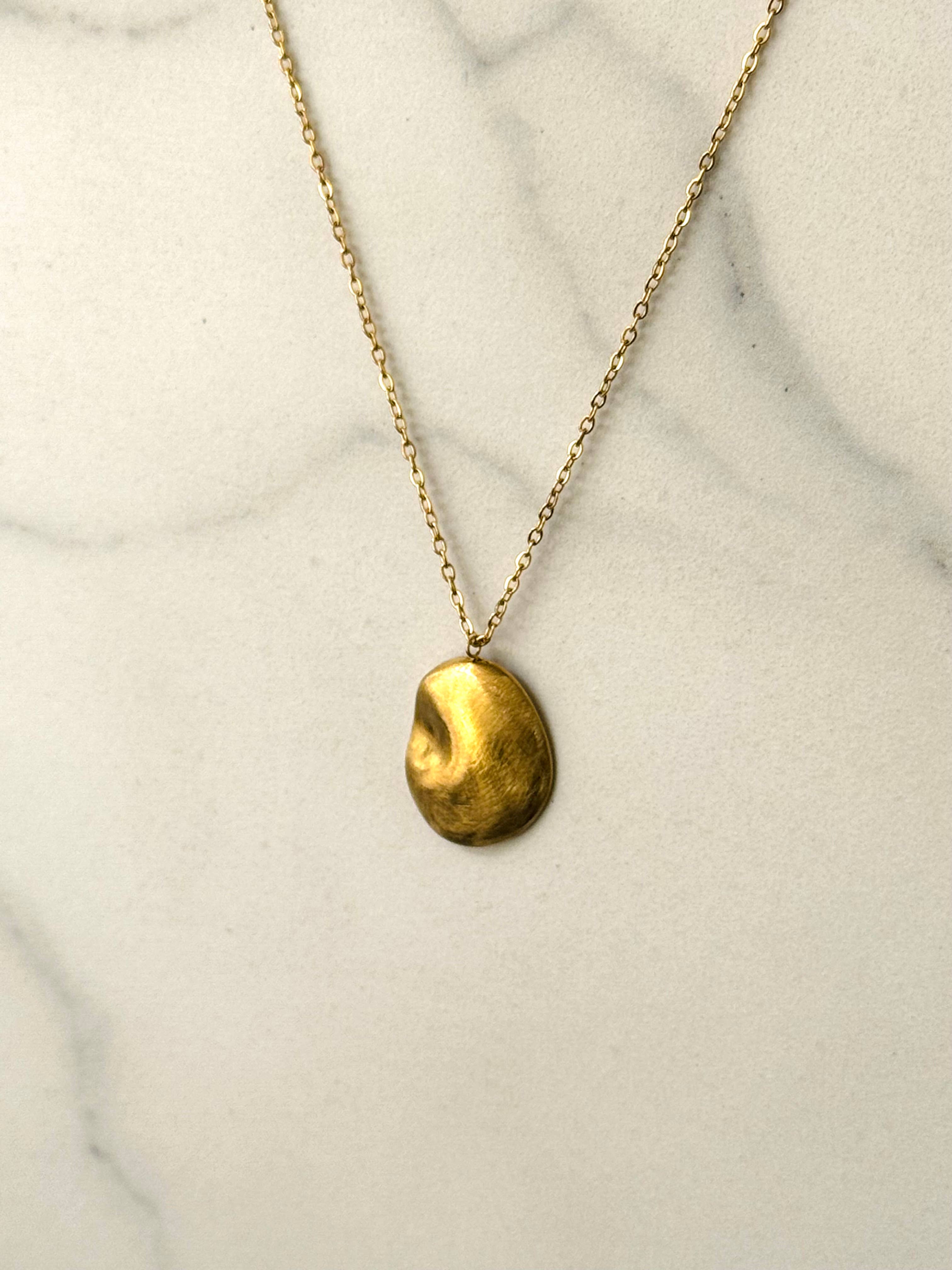 Cassette Barcelona - Wholesale Pendant/Charm Necklace - Leven Brushed Gold Necklace