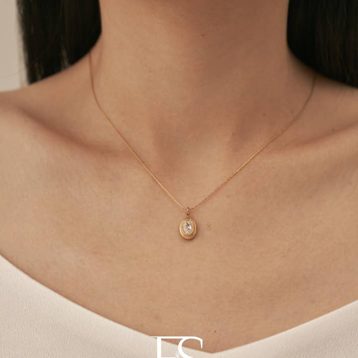 Furano Studio - Wholesale Pendant/Charm Necklace - 18K Gold Vintage Red Ruby Oval Necklace; Crystal Pendant