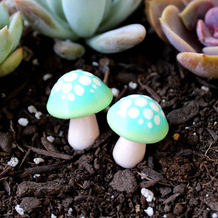 Mariposa Miniatures - Wholesale Garden/Lawn Stake - Ombre Fairy Garden Mushroom4