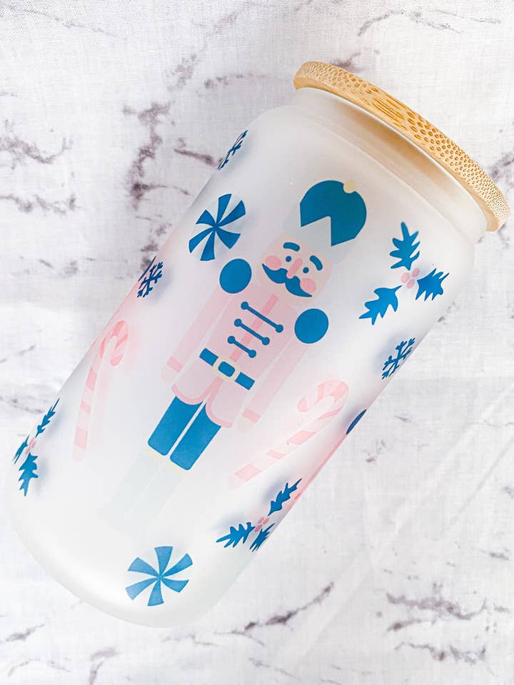 Coupe en verre Casse-Noisette pour la vente par Lyla & Rose