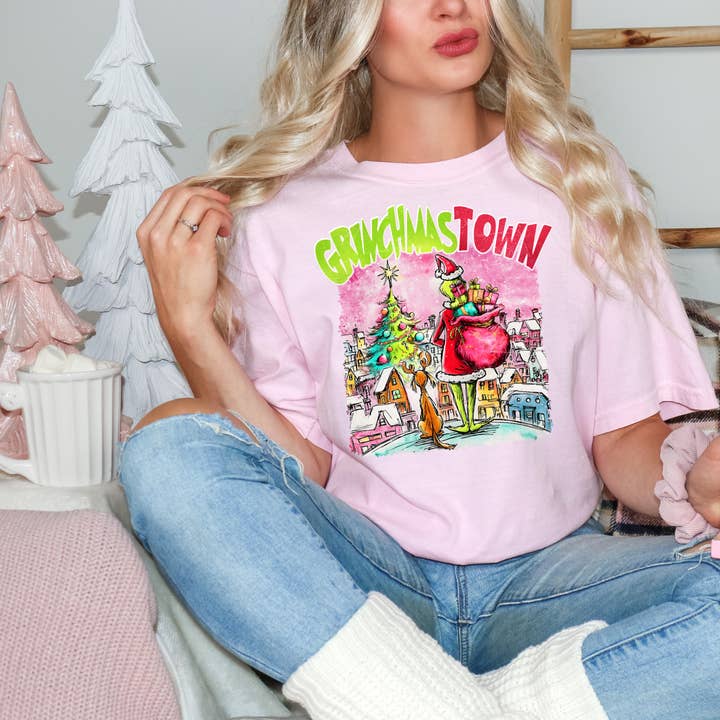 Ville de Grinchmas | Noël | Grinch | Vacances | T-shirt pour la vente par The American Honey