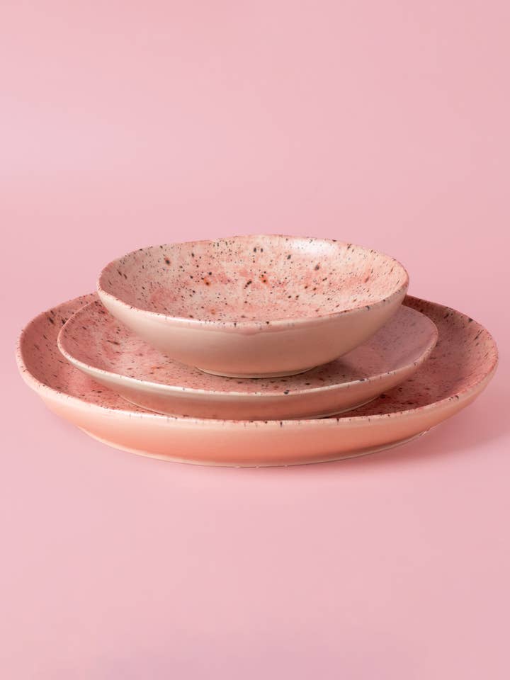 Service de vaisselle en grès fait main 3 pièces – Édition Blush pour la vente par Alfar Tierra Cocida