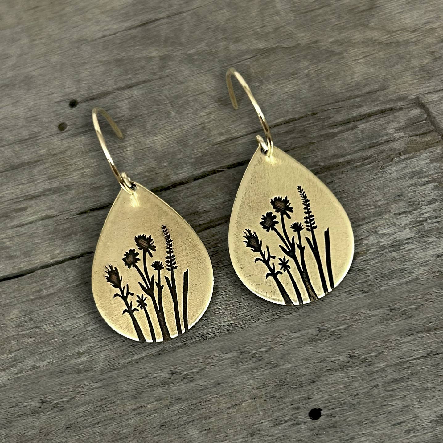 Daphne Lorna - Wholesale Hangende/ronde oorbellen - Wildflower Earrings - eenvoudige druppelvormige oorbellen met bloemen3