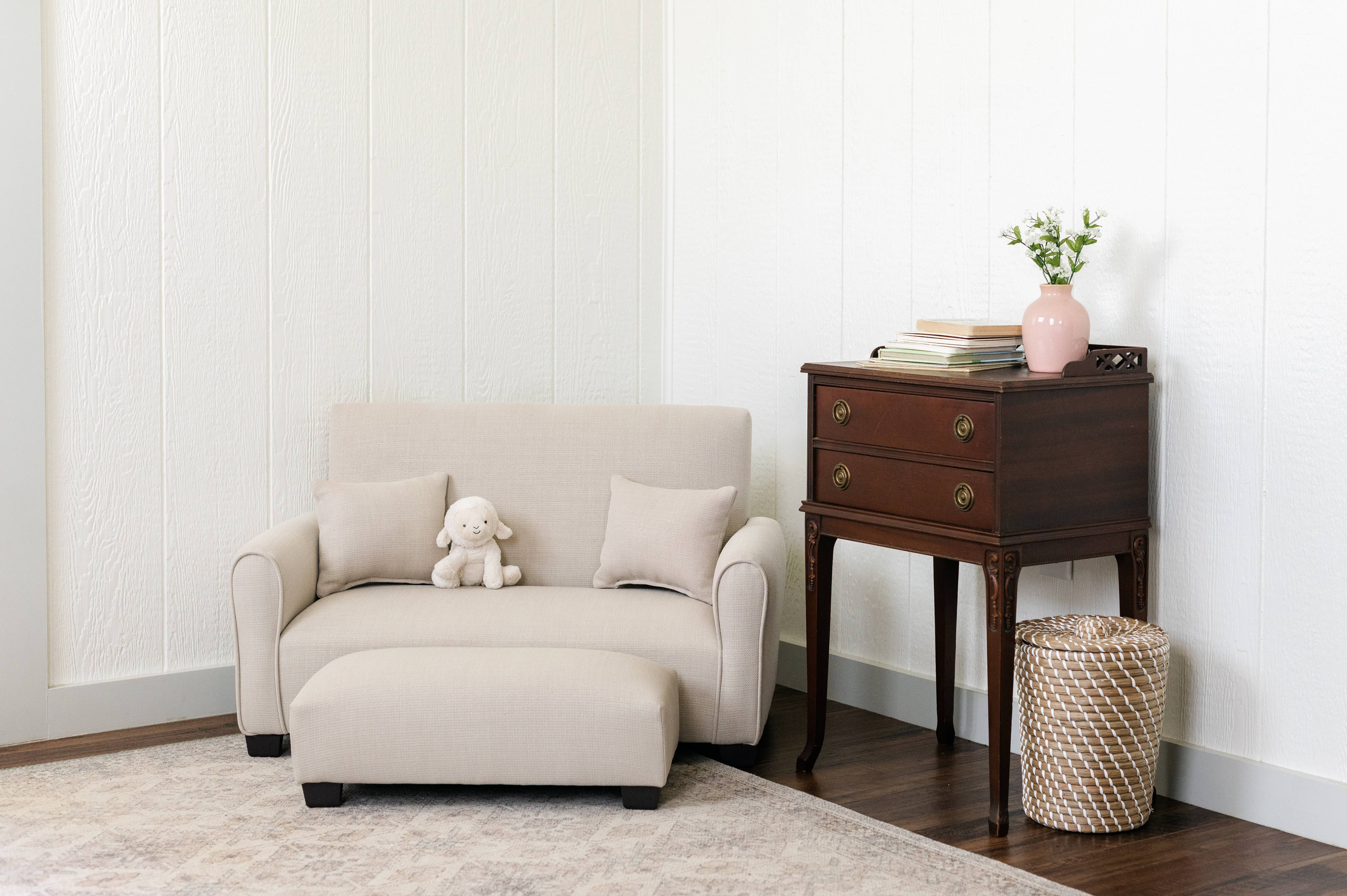 The Rose Hill Company - Wholesale Chair - Kids - Toddler Upholstered Sofa with Footstool and Pillows