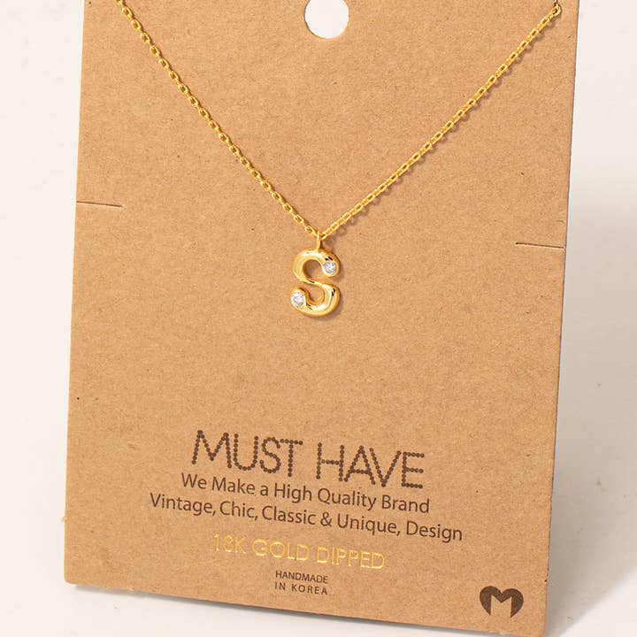 Colar com pingente inicial S por atacado de Fame Accessories