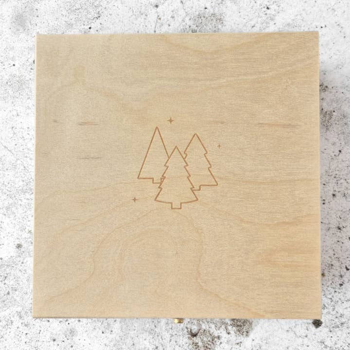 Coffre de rangement - Noël - sapins de Noël pour la vente par Fien & Feau