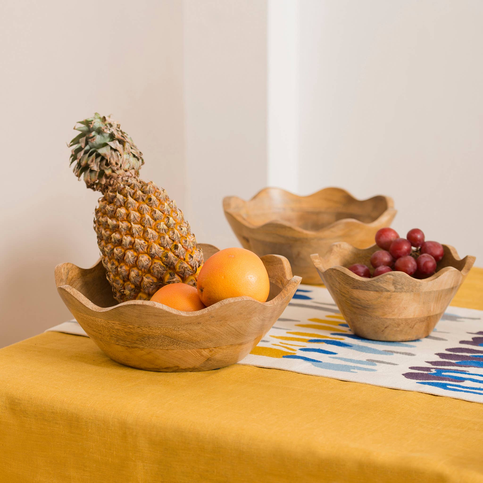 Mela Artisans - Wholesale Serve Bowl - Scalloped Wooden Bowls7