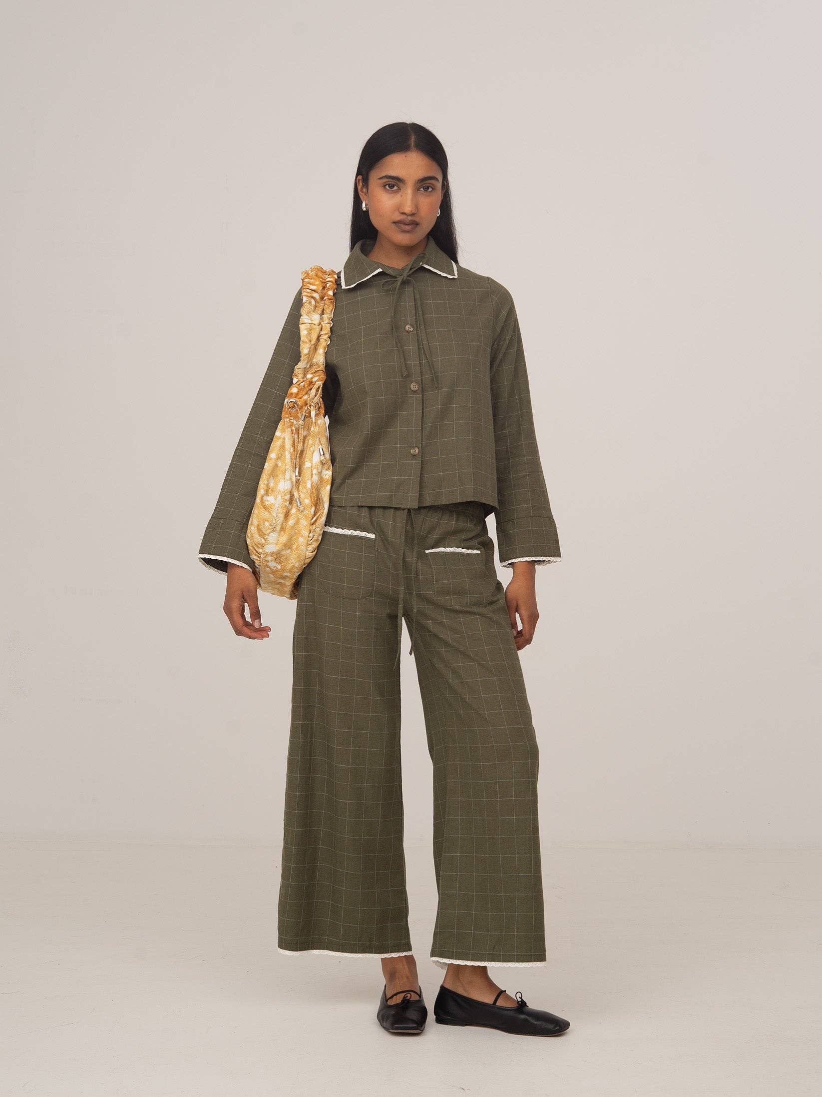 CARMEN SAYS - Wholesale Pants - Women's - Pantalones largos a cuadros verdes y blancos de Betty6