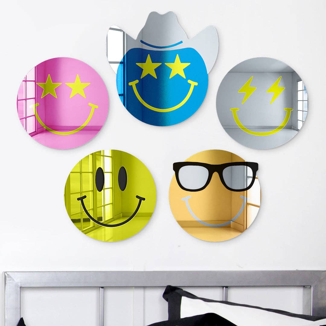 4ArtWorks – wholesale Wall mirror – Happy Face with Hearts Eyes | Acrylic Art | Mirror Decor8