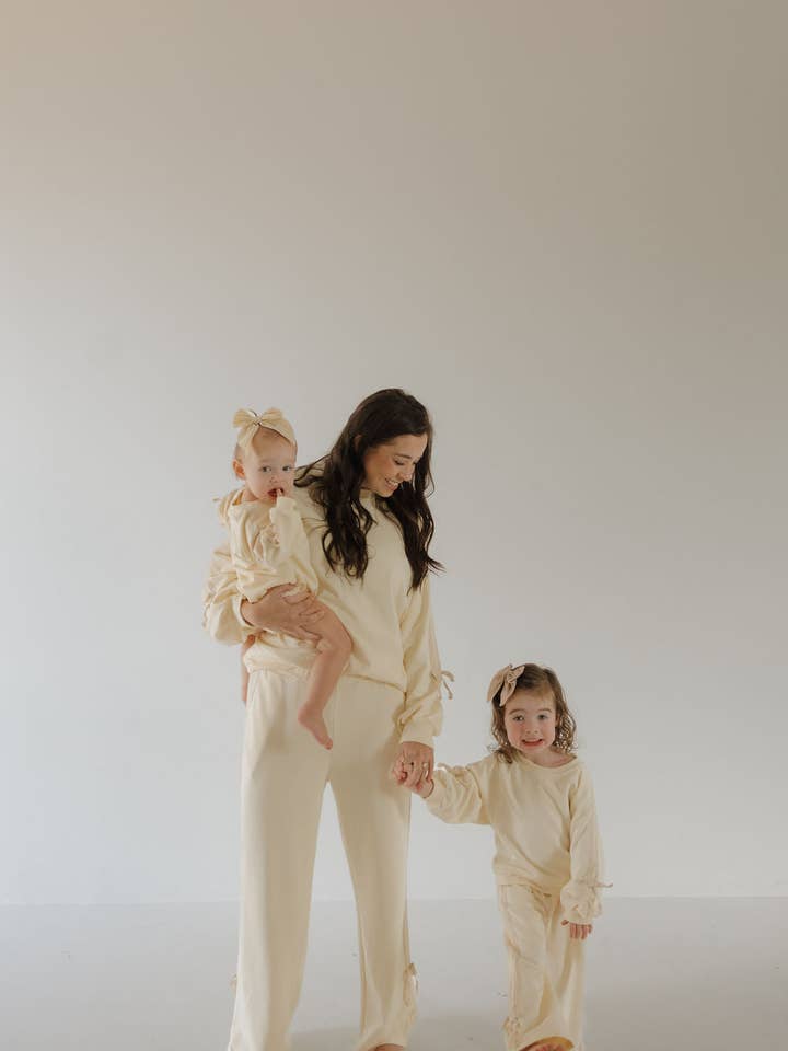 Conjunto de Sudadera para Mujer | Lazos de Crema de Mantequilla para venta al por mayor de Forever French Baby