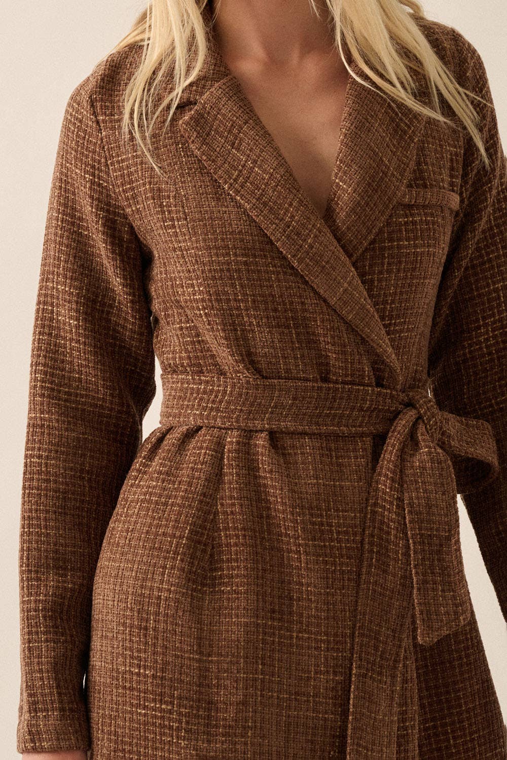 Promesa USA – wholesale Klänning - Dam – Kort klänning i tweed med slagkrage och matchande skärp7