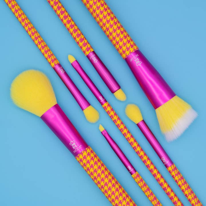 Royal Brush Mfg. Inc. - Wholesale Makeup Brush Set - MŌDA® Keep It Classy Kit, Yellow & Pink3