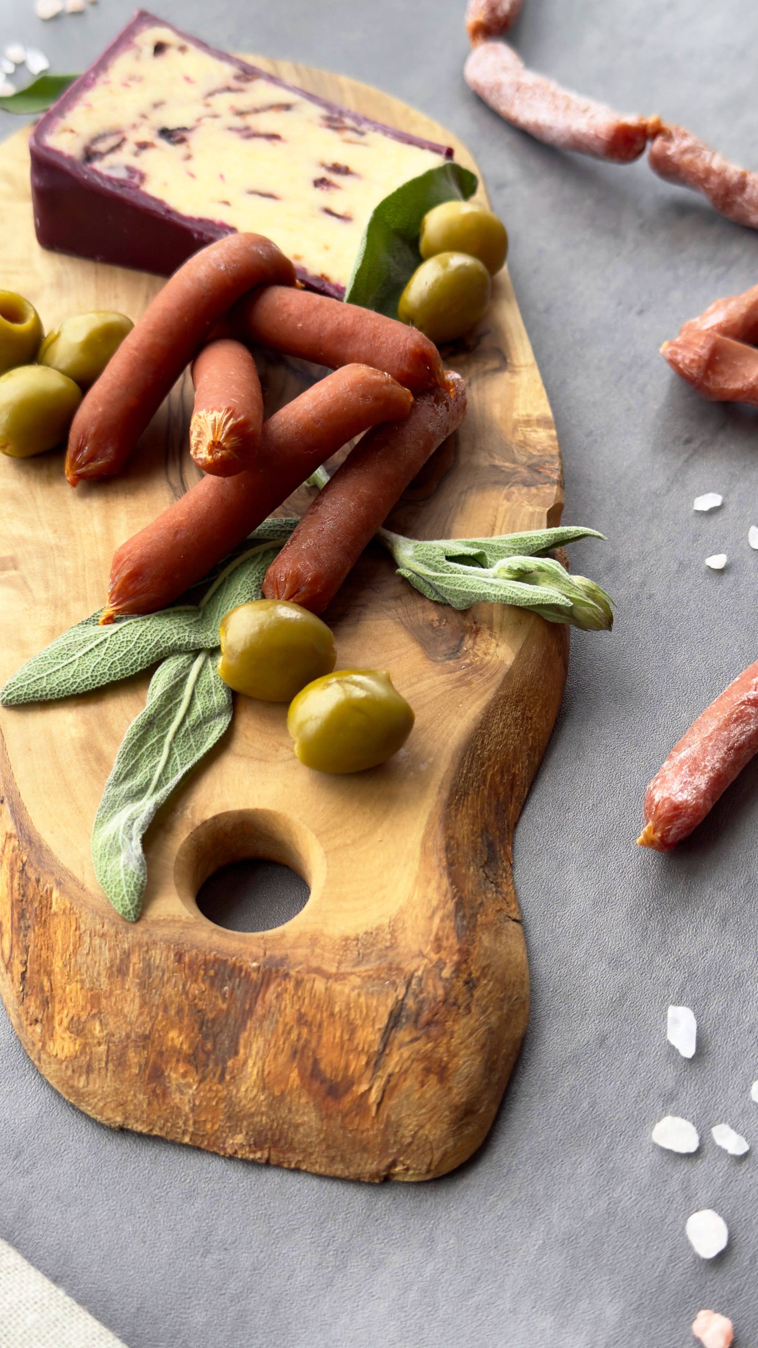 Les Bistronomes - Vente Salamis - Espelette pepper mini dried sausage - French style saucisson