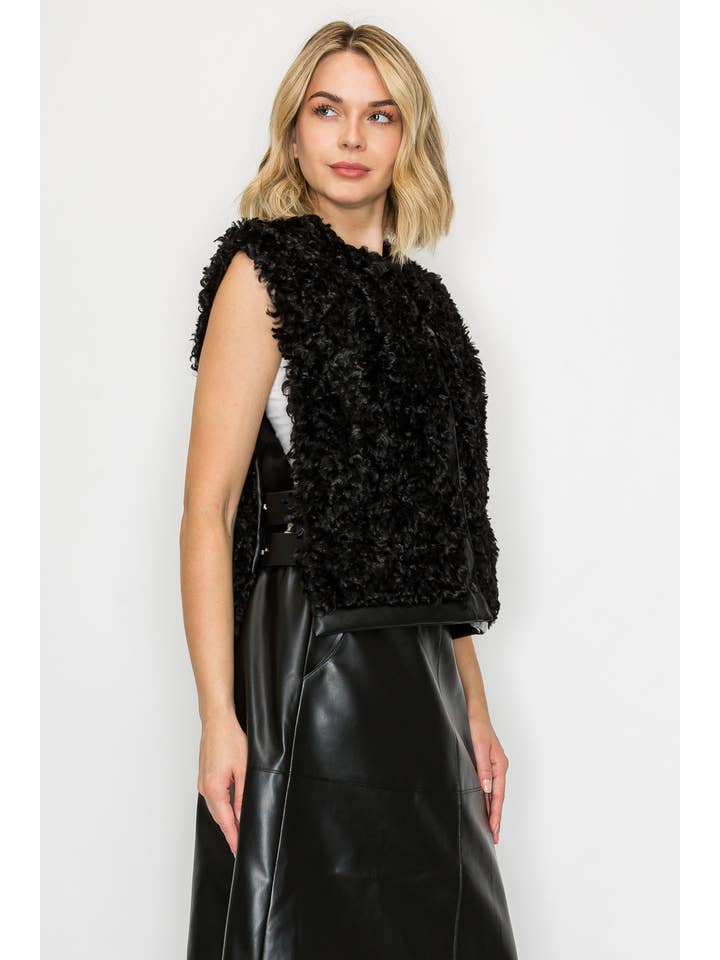 Joh Apparel – Großhandel Oberbekleidungsweste – Damen – Jacquelina Sherpa Fell- & Lederweste3