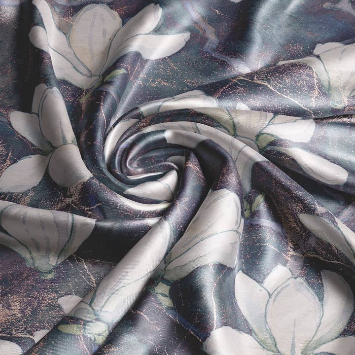 Foulard quadrato in seta Nymphaeaceae per la vendita all'ingrosso da parte di Anna Rannestad Design AS
