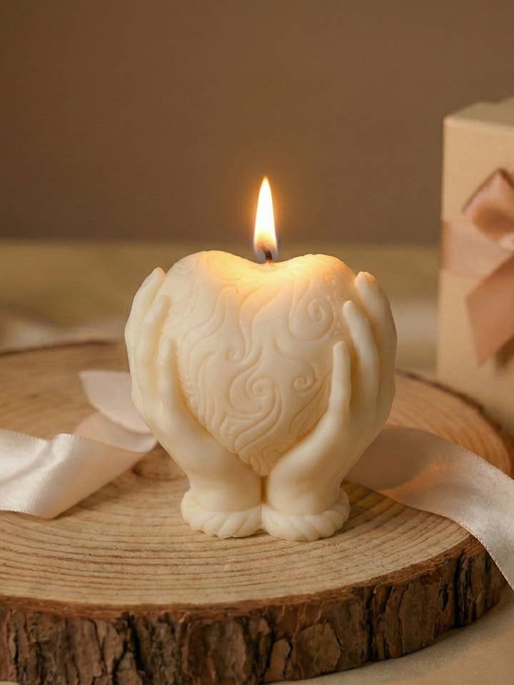 Vela em Forma de Coração com Mãos | Vela de Cera de Soja por atacado de Nely Store