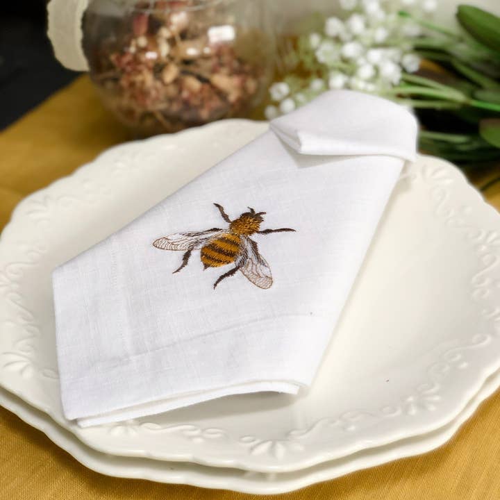 Belle Linen - Wholesale Dinner & cloth napkin - Vintage Embroidered Bumble Bee White Linen Napkin6