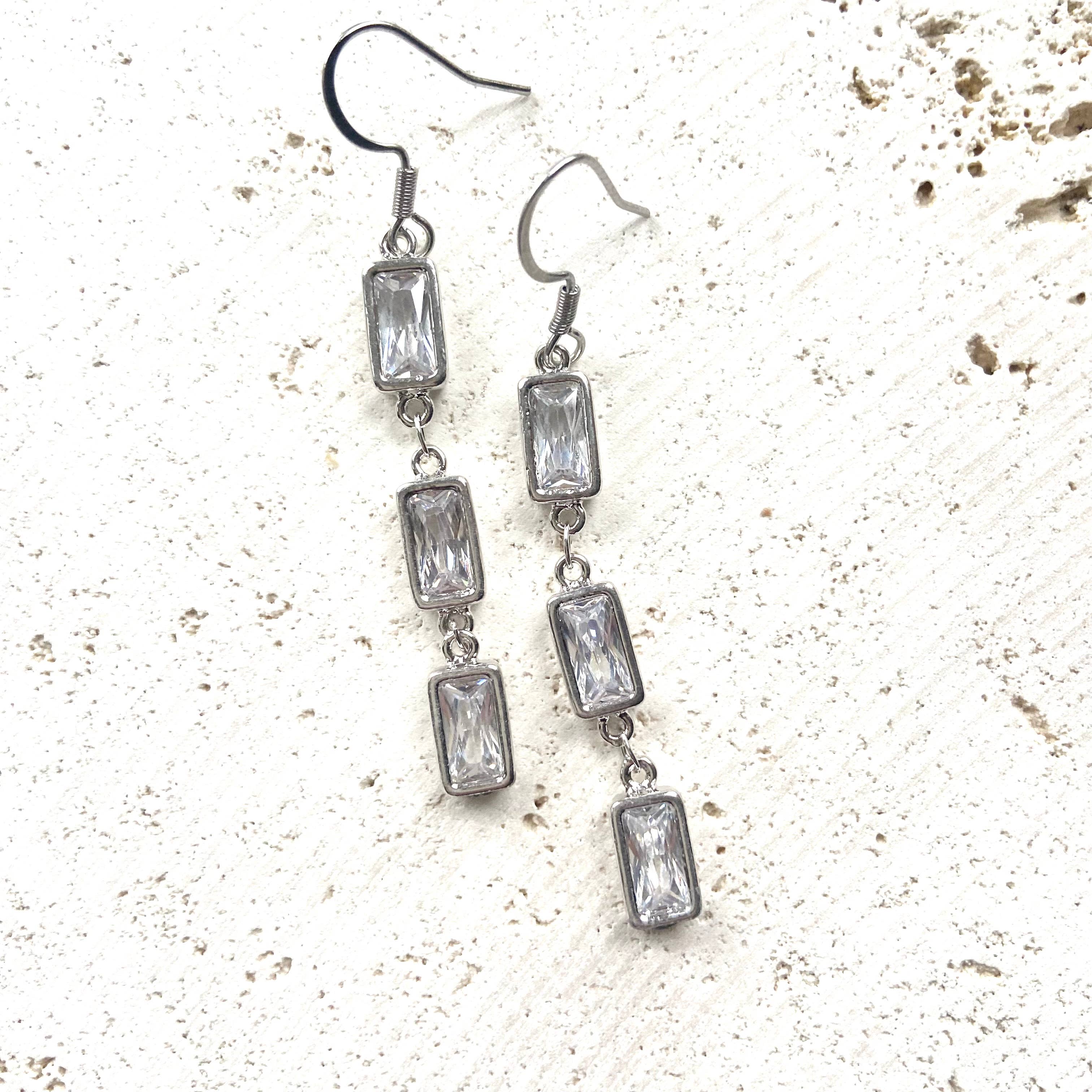 VB&CO Designs Handmade Jewelry - Wholesale Hangende/ronde oorbellen - Kristallen oorbellen, prom, bruids, quinceanera, boetieksalon3