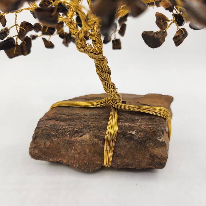 Meraki Gemstones - Vendita all'ingrosso Pietra/cristallo spirituale - Albero di pietra preziosa - Occhio di tigre con base a occhio di tigre con filo dorato3