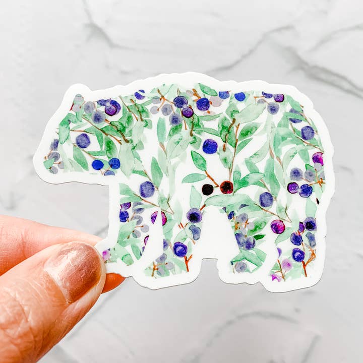 Autocollant ours Huckleberry pour la vente par Wildflower Paper Company