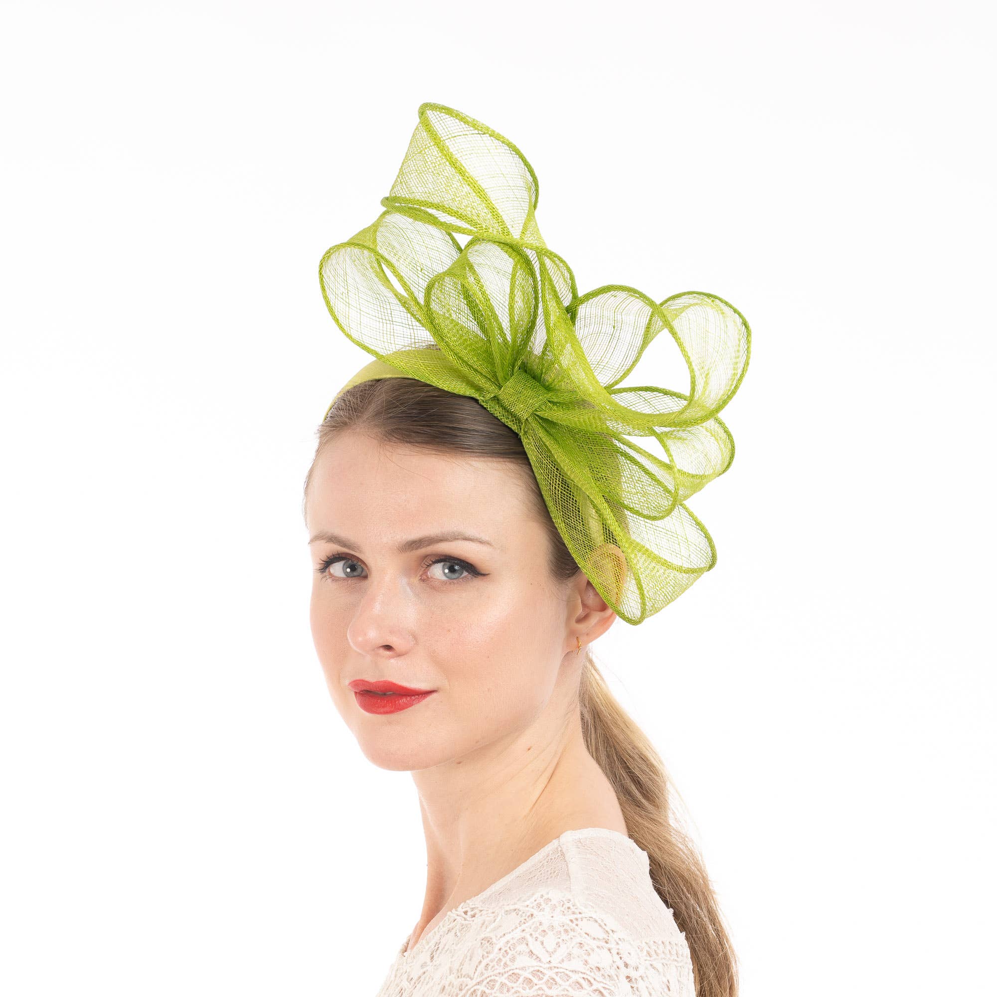 KaKyCo – wholesale Fascinator-hatt - Dam – Sinamay-loopfascinator på 2,5 cm hårband | 5938H14