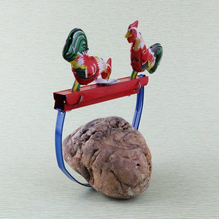 Tribal Trade GmbH – wholesale Dekorativ statyett – Tennleksak med pickande tuppar6