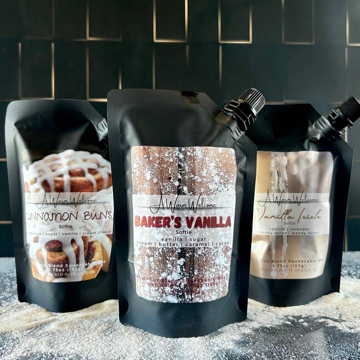 A Warm Welcome - Wholesale Wax Melt - Cinnamon Buns Softie | Squeeze Wax Melt2