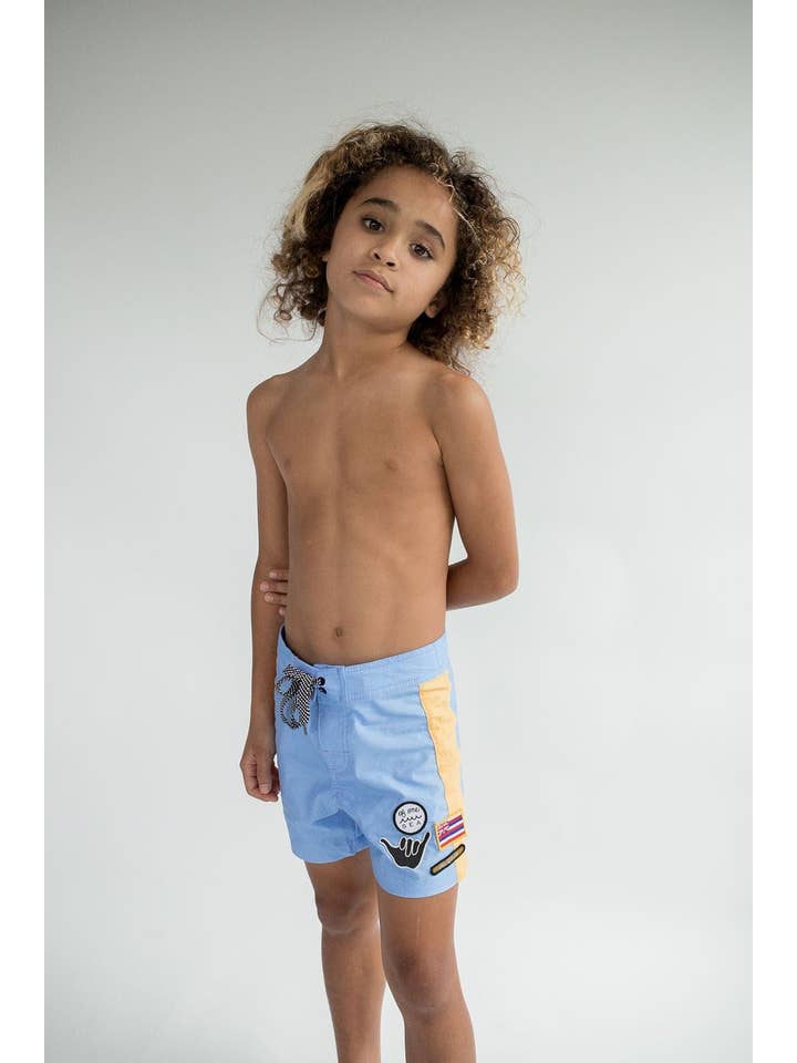 Ljusblå och gul Colorblock Patch Kid's Boardshorts i ljusblå och gul Colorblock Patch för wholesale på Faire2