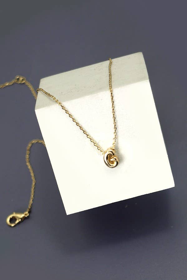 JOSSLYN by wall to wall - Wholesale Pendant/Charm Necklace - MINI PERSONALIZED INITIAL 3D BUBBLE LETTER NECKLACE | 80N3244