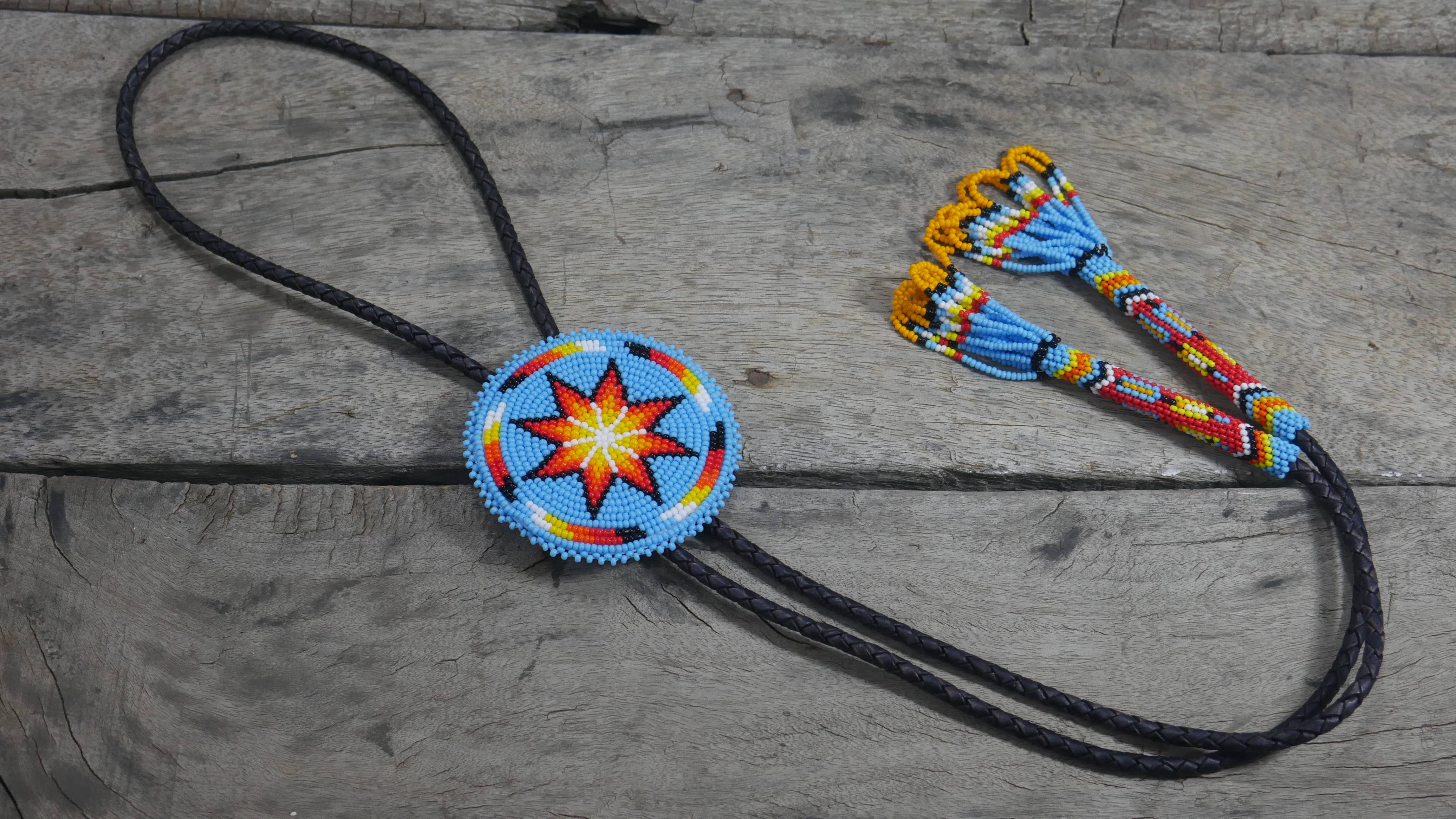 KANGURAH – Engroshandel Perlehalskæde – Boloslips med perler | Håndlavet indiansk bolo-slips med perler2