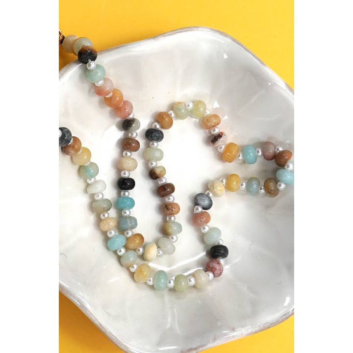 JOSSLYN by wall to wall - Wholesale Beaded/Pearl Necklace - NATURAL STONE CHARM SPRING CLASP BEADED NECKLACE | 40NK94675