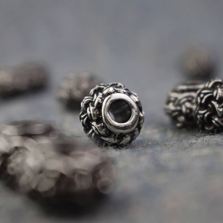 Asgard - Wholesale Individual Charm/Pendant - Borre Knotwork Viking Style Beard Bead1