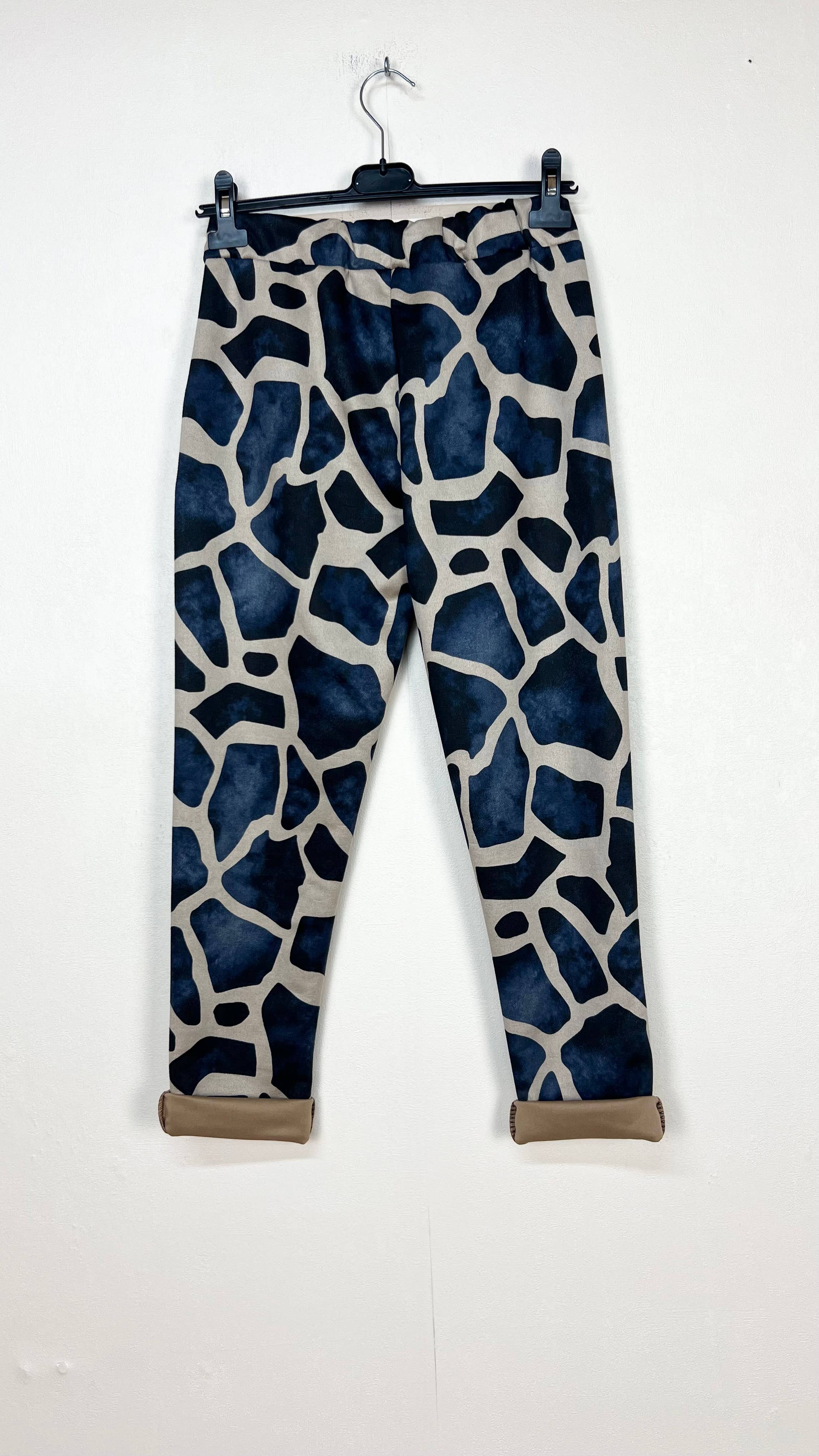 Lucky Nana - Wholesale Athletic Sweatpants/Joggers - Women's - SO 3107-10 Patterned Velvet Effect Pants1