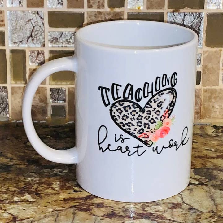 Tazza Insegnante di Cuore e Lavoro per la vendita all'ingrosso da parte di Dukes Designs & Creations