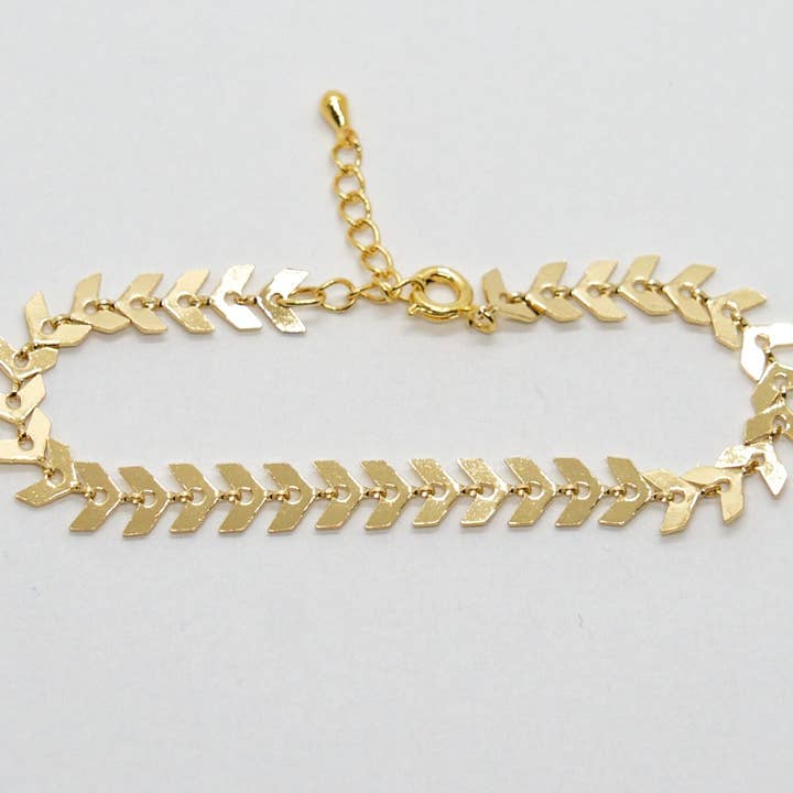 Bracciale chevron dorato per la vendita all'ingrosso da parte di Sista Jewelry