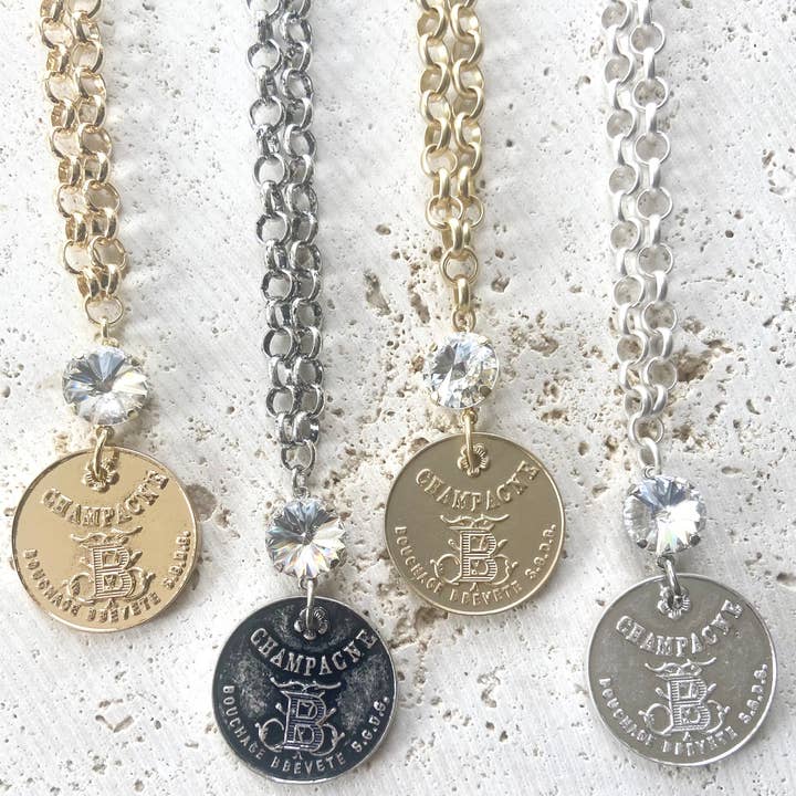 VB&CO Designs Handmade Jewelry - Vendita all'ingrosso Collana con ciondolo/pendaglio - Collana con moneta francese in champagne boutique salone gioielli