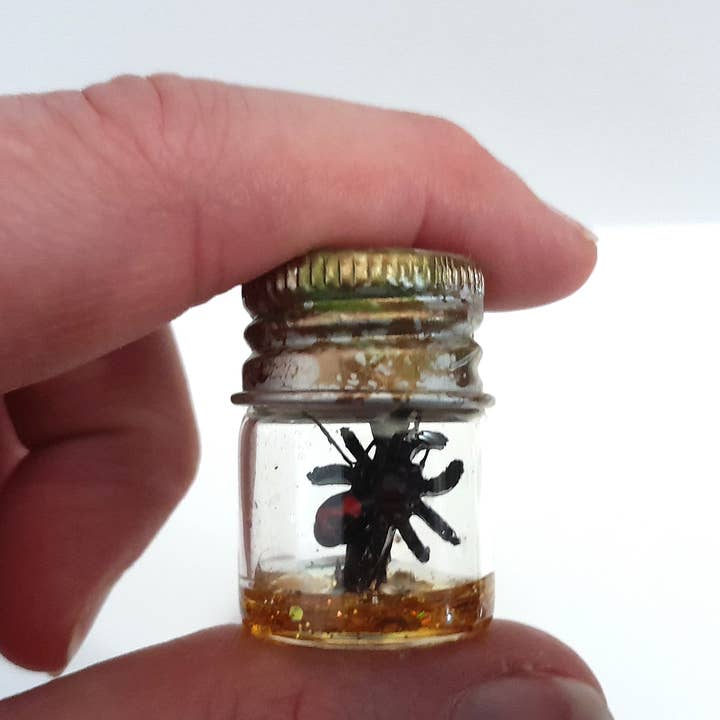 SUPERAWWWSOME - Wholesale Decorative Jar - Spider Specimen Bottle Black Widow Dollhouse Mini Halloween2