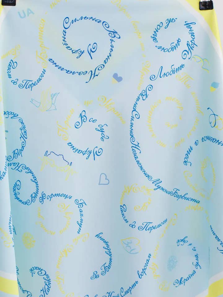 Hoofddoek / Zakdoek met gedrukt ornament voor wholesale door Handmade Originals Ukraine