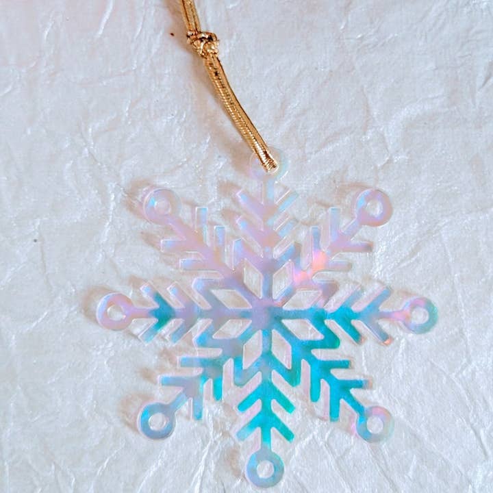 Shelfish Modern – wholesale Ornament set – Set of 3 Snowflake Ornaments - Iridescent Snowflakes - Minimalist Ornaments- Ornament Sets - Snowflake Ornaments