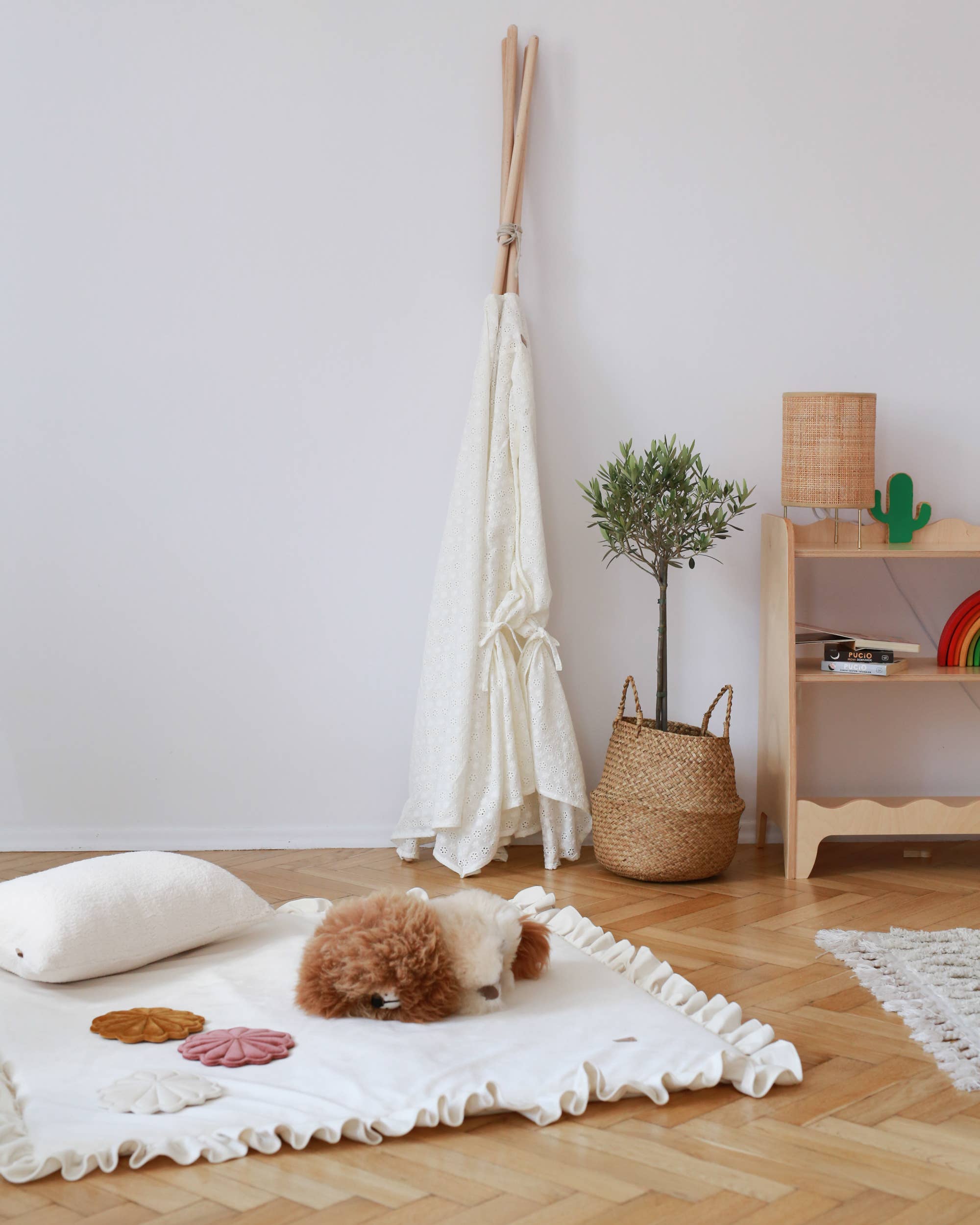 Babyly – Engroshandel Legemåtte - Børn og baby – Velour legetæppe med skum og flæser (6 farver)5