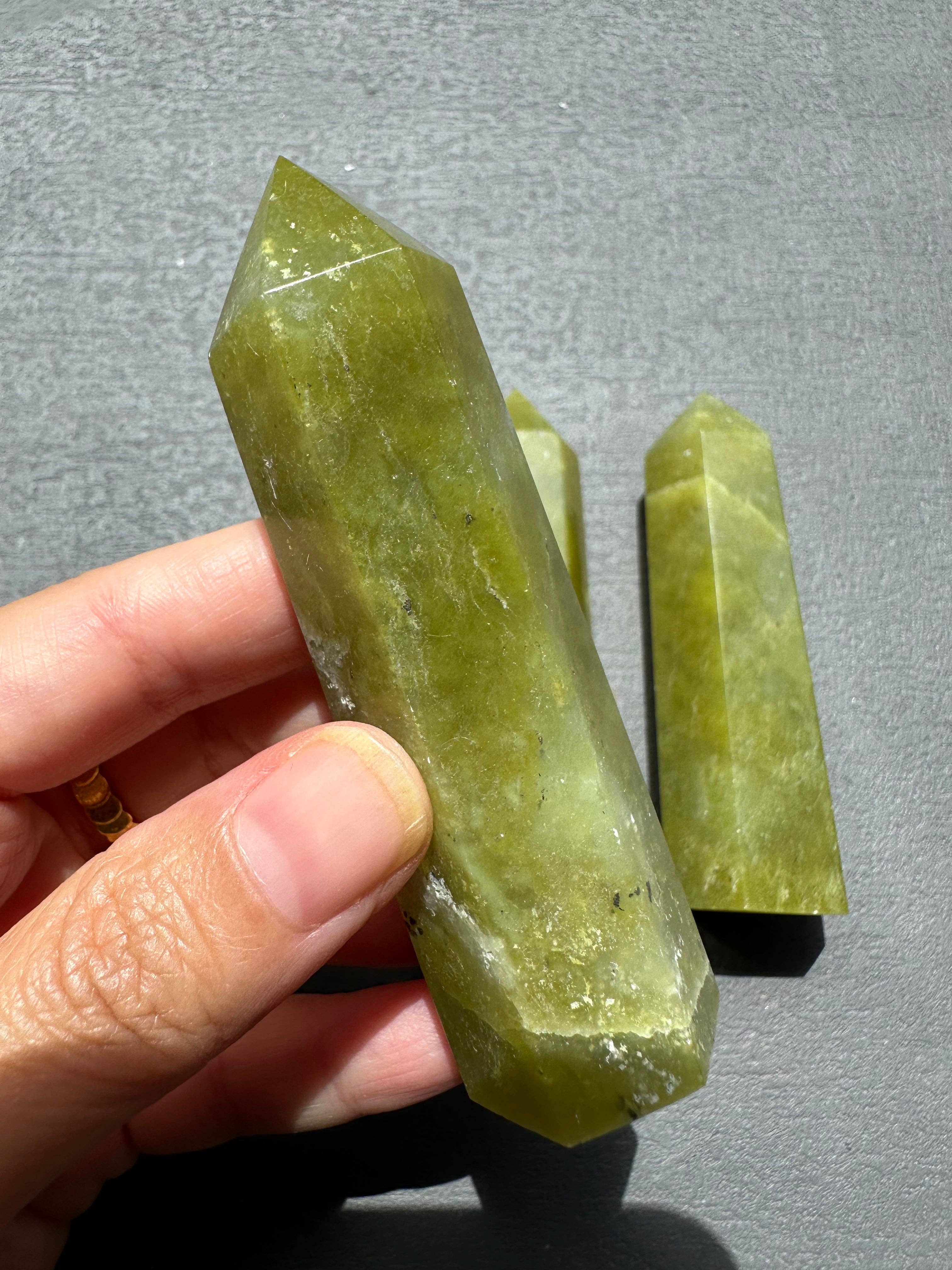 Moon Rituals - Wholesale Spiritual Stone/Crystal - Jade Tower 6-8cm | Natural Jade Crystal for Prosperity, Harmony & Healing | Reiki, Meditation, Chakra Balancing, Positive Energy, Good Luck, Christmas Crystal Gift1