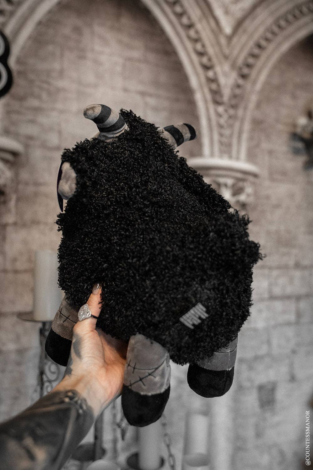 vampirefreaks - Vente Peluche – enfant et bébé - Peluche Mouton Noir de la Famille2