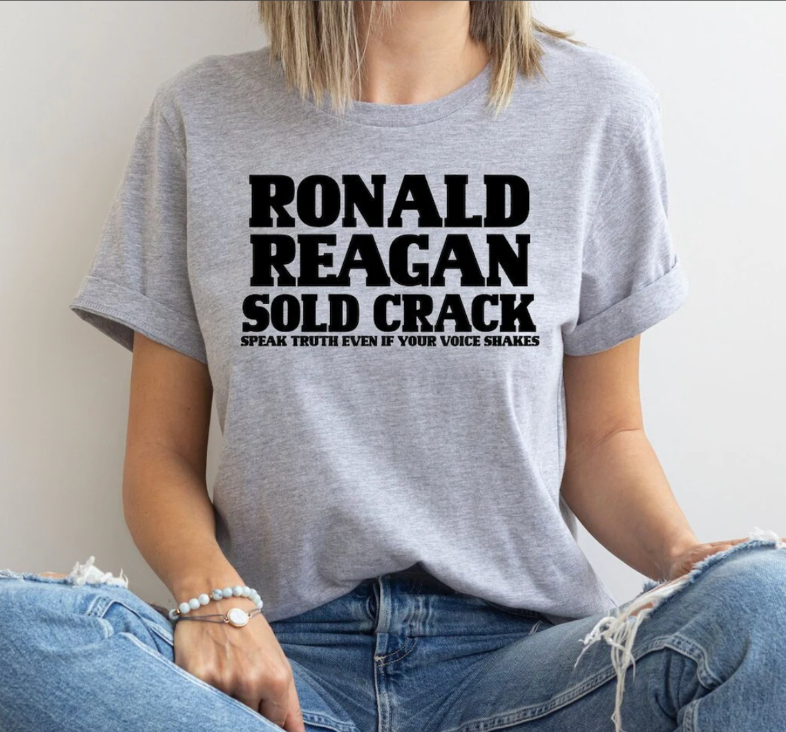 Eleven Fashion - Wholesale T-shirt met print - Uniseks - Ronald Reagan heeft Crack T-shirt verkocht0