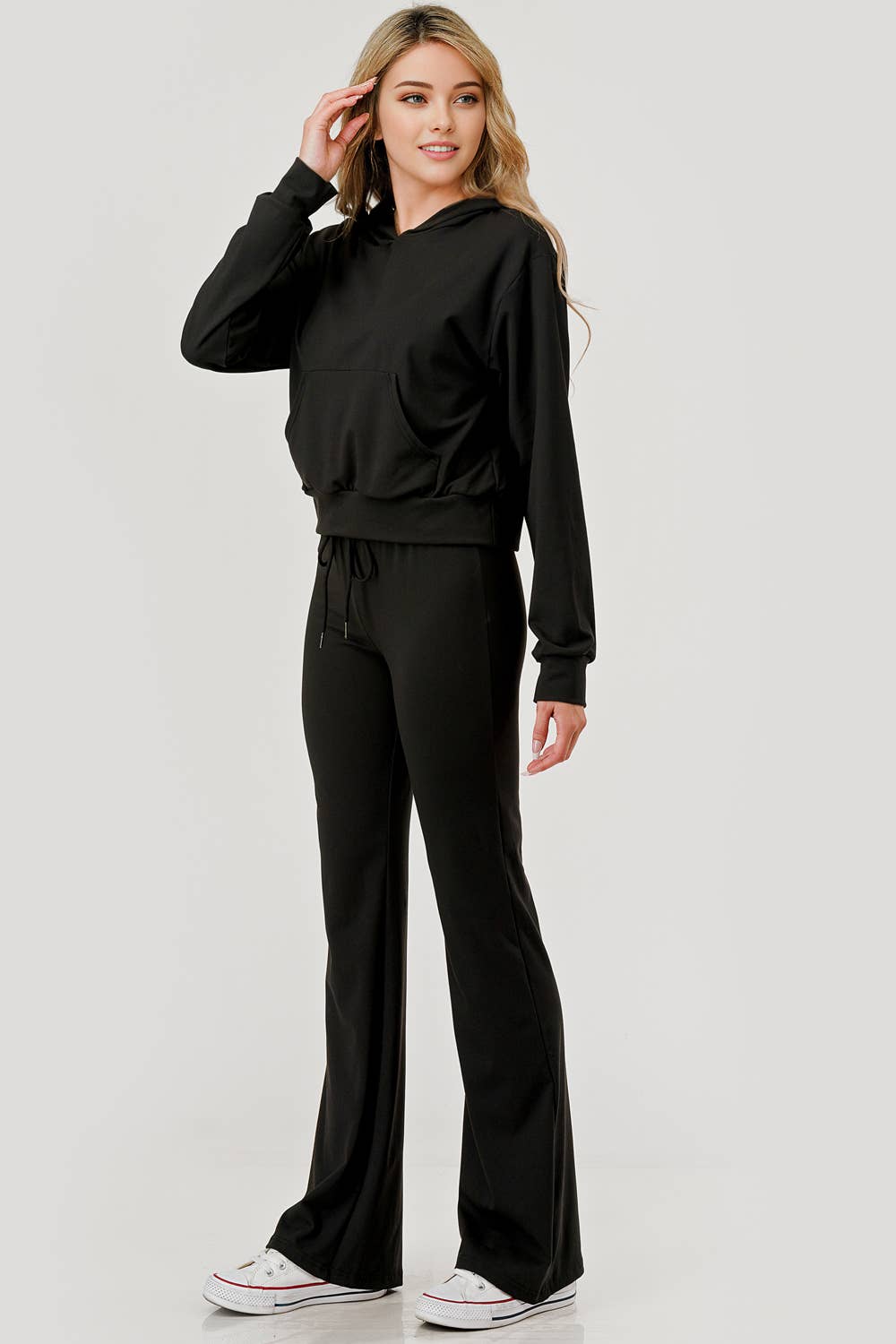 REDFINCH APPAREL INC - Vendita all'ingrosso Completo loungewear - Donna - Set 2 pezzi: felpa con cappuccio e pantaloni svasati con coulisse da donna3