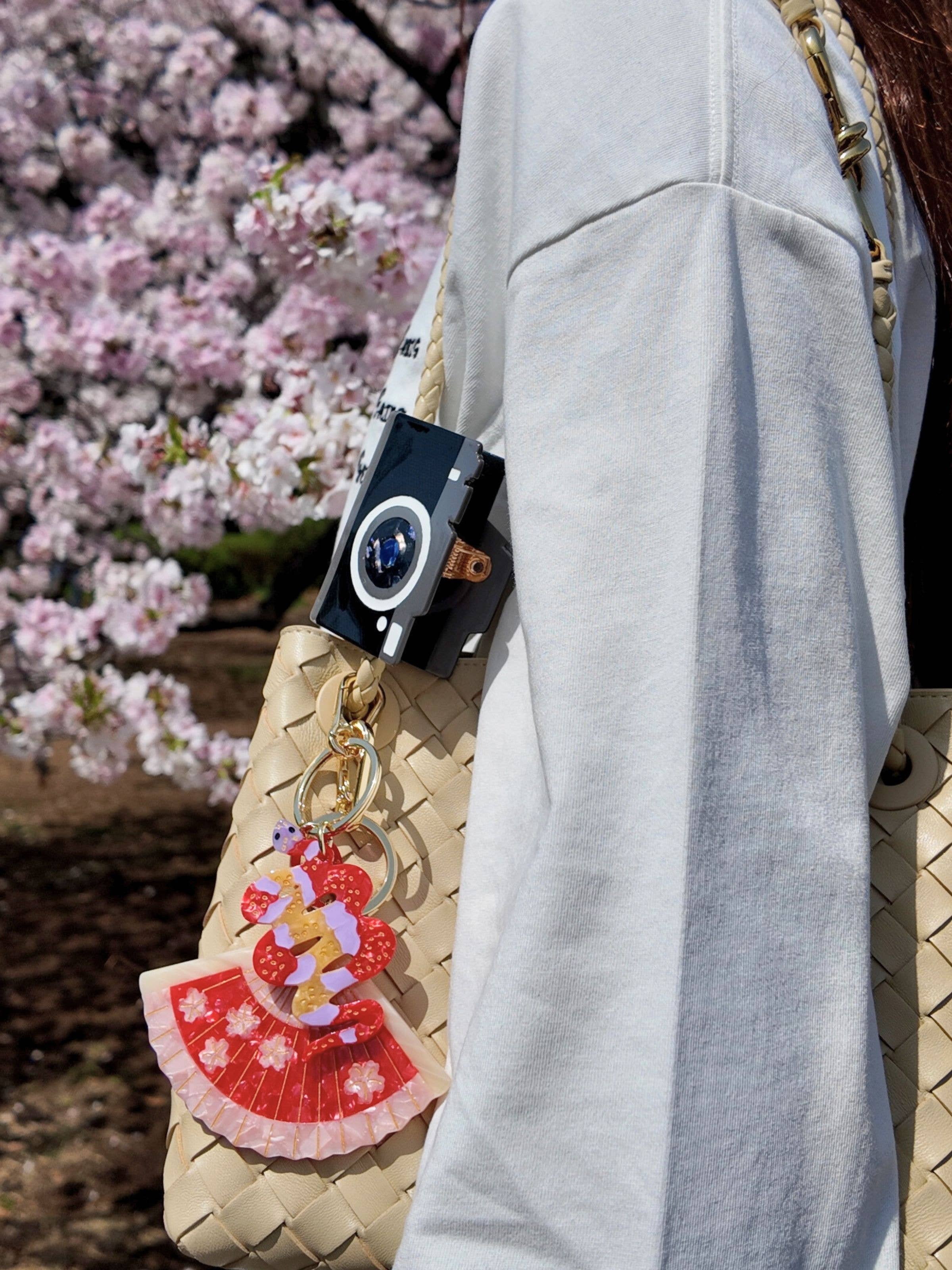 Solar Eclipse – Porta-chaves - Mulher por atacado – Pingente de Mala + Porta-Chaves Pintado à Mão em Forma de Cobra | Ecológico10