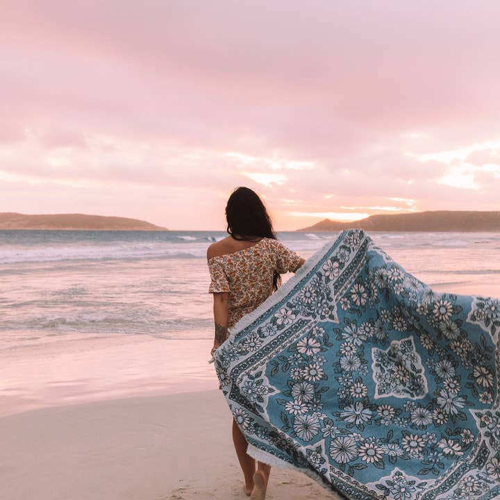 Salty Aura - Wholesale Throw blanket - The Daisy Blue Rug8