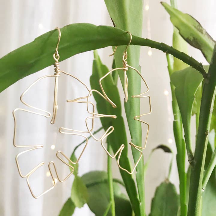 Olivia Lo Jewelry - Wholesale Dangle Earrings - Monstera Leaf Earrings1