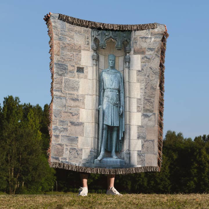 3dRose - Wholesale Throw Blanket - 3dRose, Scotland, Edinburgh, Edinburgh Castle knight statue - EU36 MWR0063 - Micah Wright, Blanket1