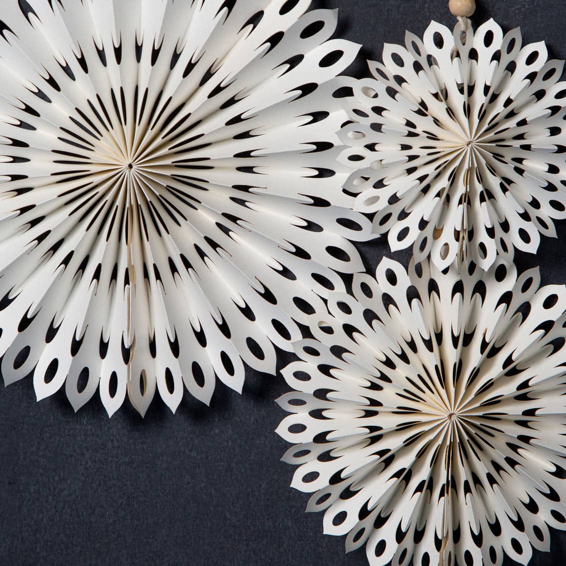 Talking Tables UK – wholesale Christmas decoration – White Paper Fan Decorations | 3 Pack |2