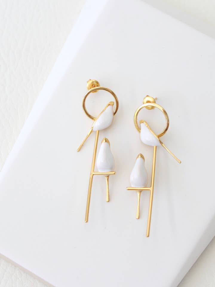 Pendientes de Pájaro Posado | Pendientes de Pájaro de Oro | Inspirados en la Naturaleza para venta al por mayor de STUDIYO Jewelry